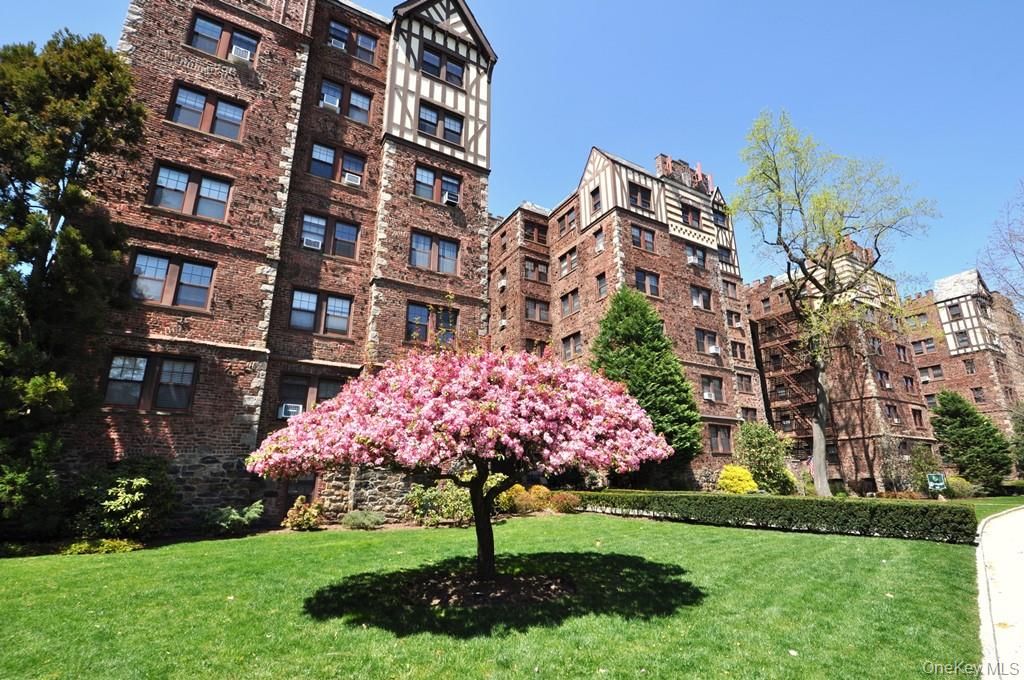 209 Garth Road 2M, Scarsdale, NY 10583 — photo 3
