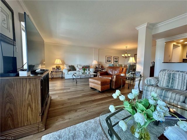 555 Park Shore DR B403, Naples, FL 34103