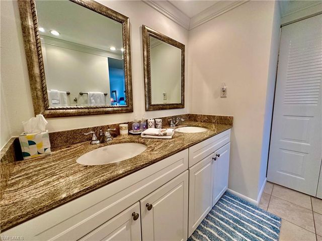 555 Park Shore DR B403, Naples, FL 34103