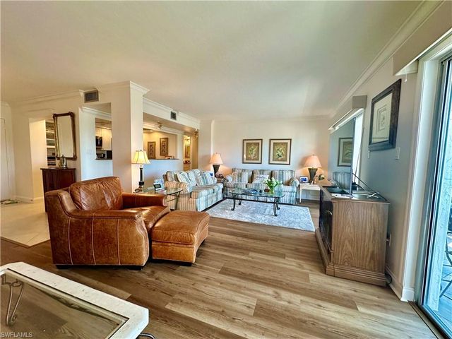 555 Park Shore DR B403, Naples, FL 34103