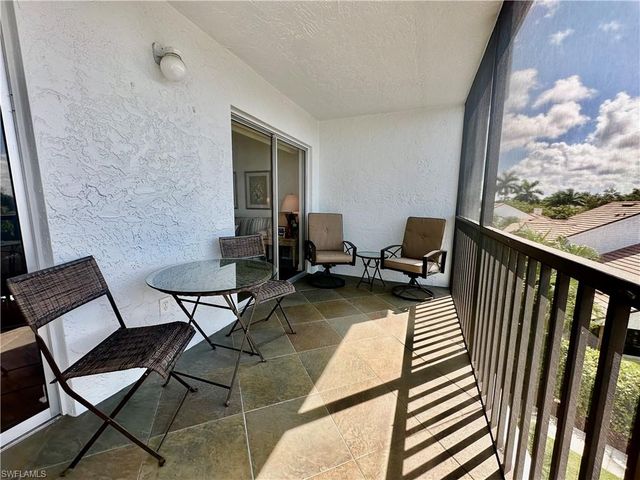 555 Park Shore DR B403, Naples, FL 34103