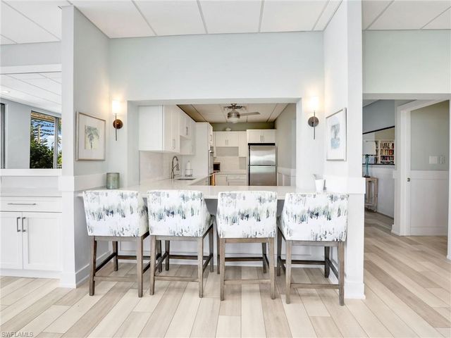 555 Park Shore DR B403, Naples, FL 34103