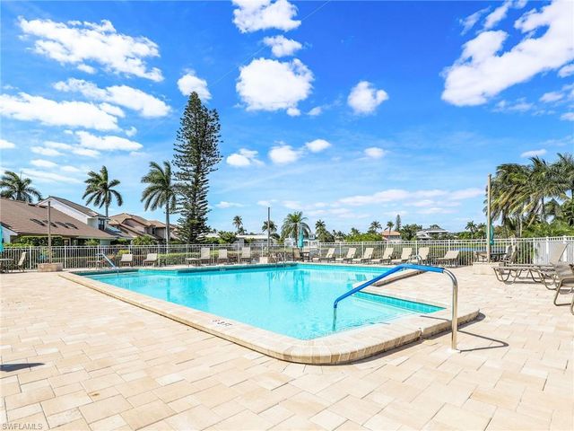 555 Park Shore DR B403, Naples, FL 34103