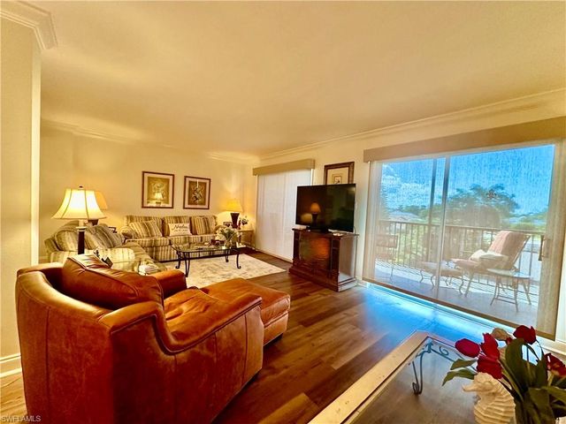 555 Park Shore DR B403, Naples, FL 34103