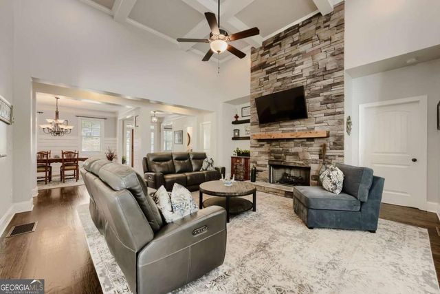 512 Black Horse Circle, Canton, GA 30114