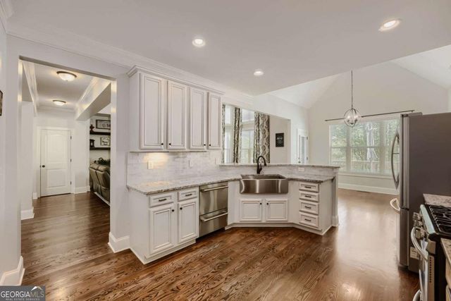 512 Black Horse Circle, Canton, GA 30114