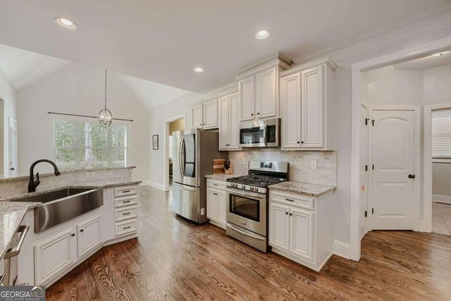 512 Black Horse Circle, Canton, GA 30114