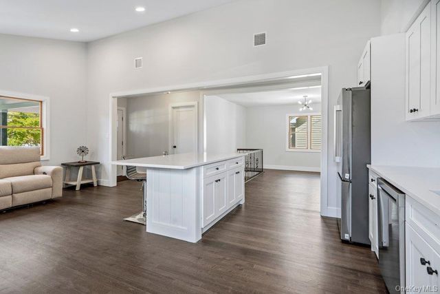 165 Livingston Avenue, Babylon, NY 11702
