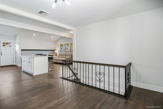 165 Livingston Avenue, Babylon, NY 11702