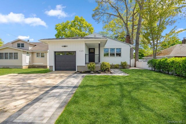 165 Livingston Avenue, Babylon, NY 11702
