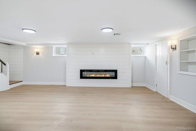 165 Livingston Avenue, Babylon, NY 11702