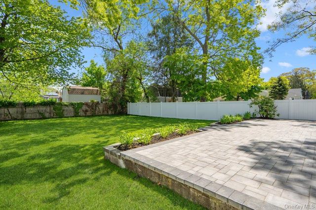165 Livingston Avenue, Babylon, NY 11702