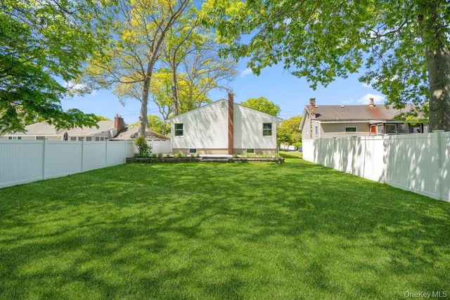 165 Livingston Avenue, Babylon, NY 11702