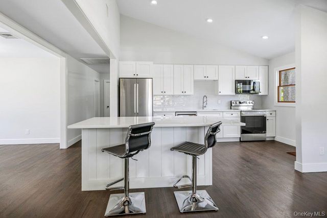 165 Livingston Avenue, Babylon, NY 11702