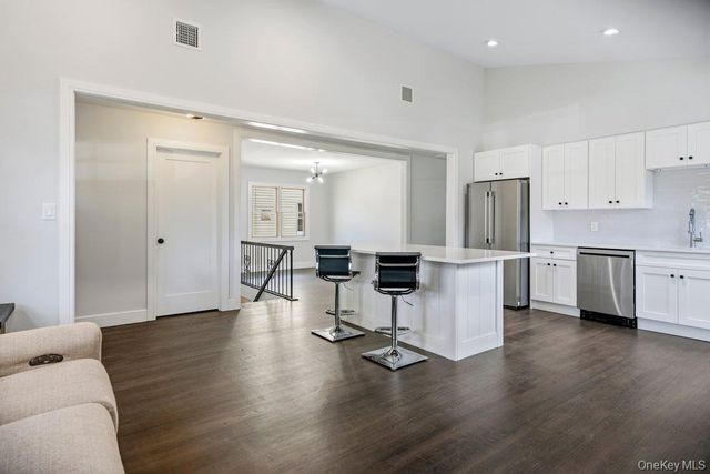 165 Livingston Avenue, Babylon, NY 11702