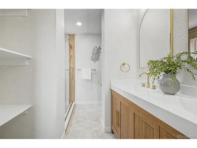 845 S Moore St, Denver, CO 80226
