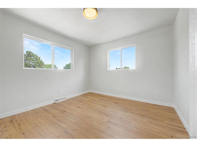 845 S Moore St, Denver, CO 80226