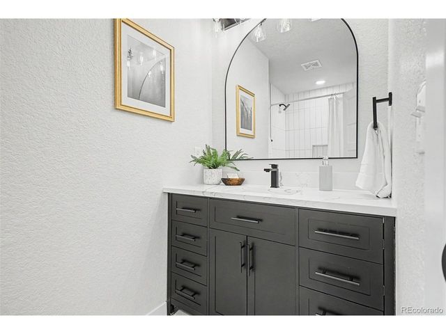 845 S Moore St, Denver, CO 80226