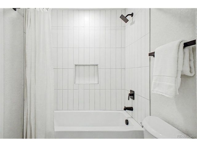 845 S Moore St, Denver, CO 80226