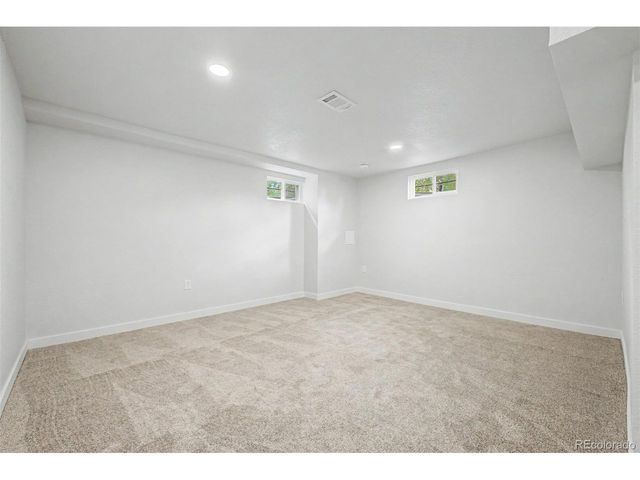 845 S Moore St, Denver, CO 80226