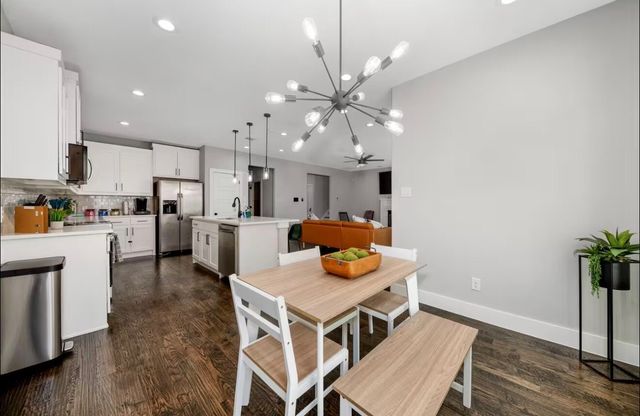 1942 Nomas Street, Dallas, TX 75212