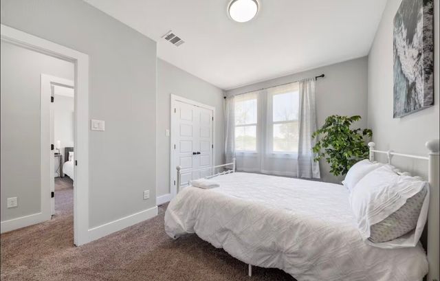 1942 Nomas Street, Dallas, TX 75212