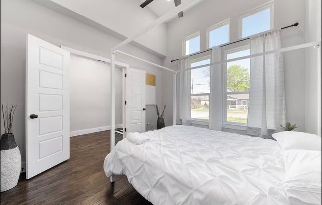 1942 Nomas Street, Dallas, TX 75212