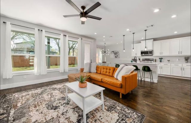 1942 Nomas Street, Dallas, TX 75212