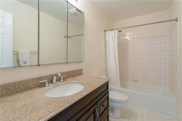 118 Stone Bridge Square 118, Chappaqua, NY 10514