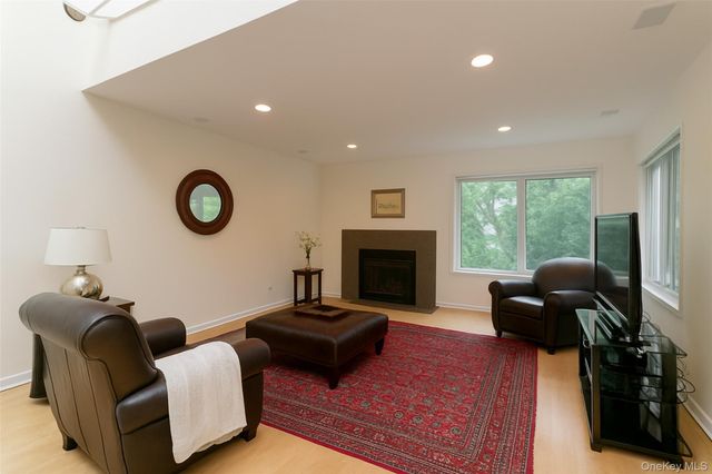 118 Stone Bridge Square 118, Chappaqua, NY 10514