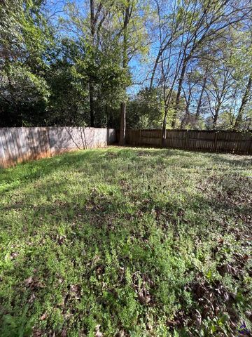 404 Dunmurry Pl, Warner Robins, GA 31093