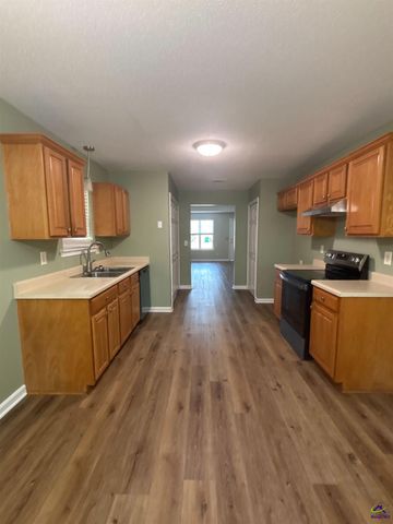 404 Dunmurry Pl, Warner Robins, GA 31093