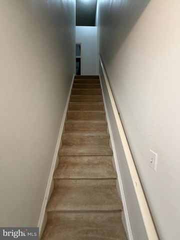 2 MICHELLE CT, Levittown, PA 19057