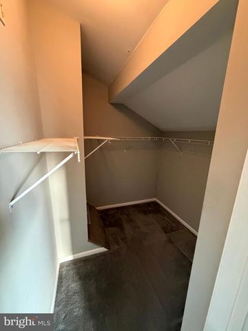 2 MICHELLE CT, Levittown, PA 19057