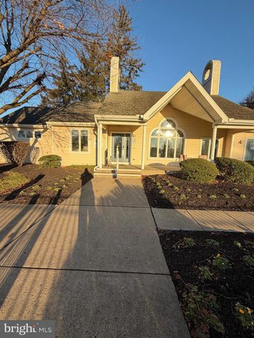 2 MICHELLE CT, Levittown, PA 19057