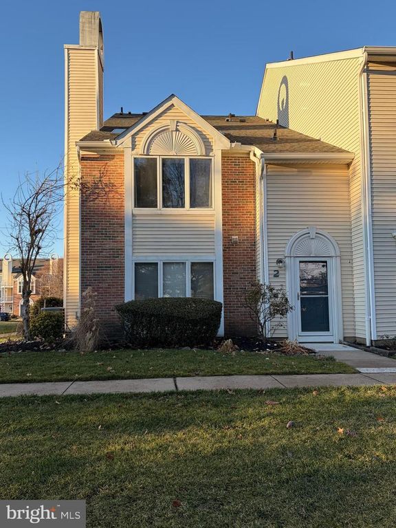 2 MICHELLE CT, Levittown, PA 19057