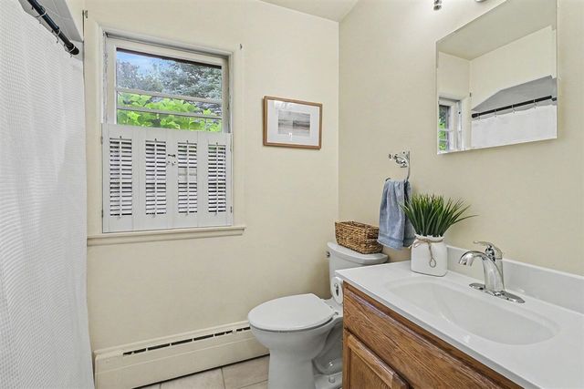 2162 Finsbury Lane, Grand Rapids, MI 49504
