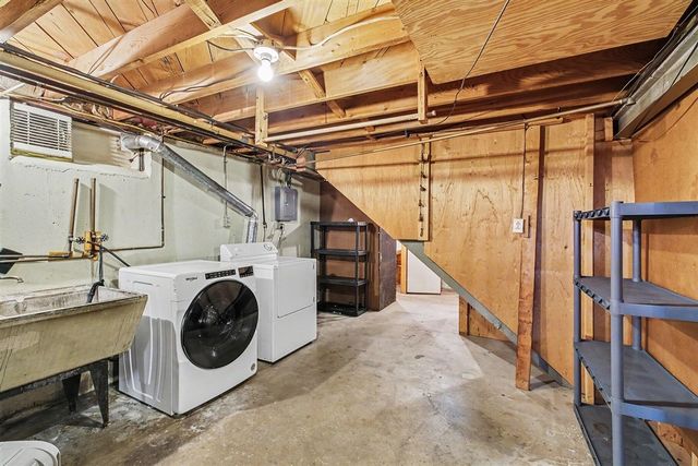 2162 Finsbury Lane, Grand Rapids, MI 49504
