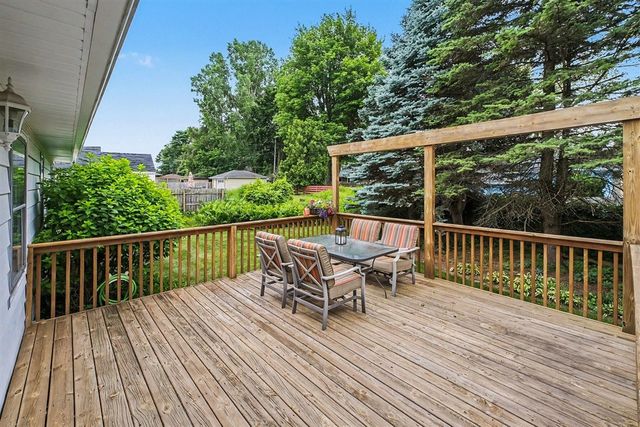 2162 Finsbury Lane, Grand Rapids, MI 49504