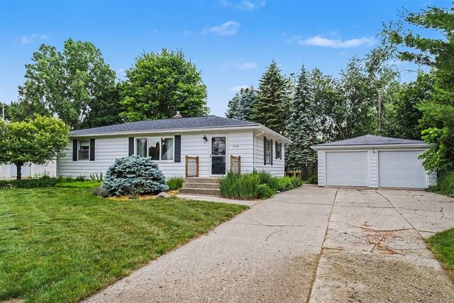 2162 Finsbury Lane, Grand Rapids, MI 49504