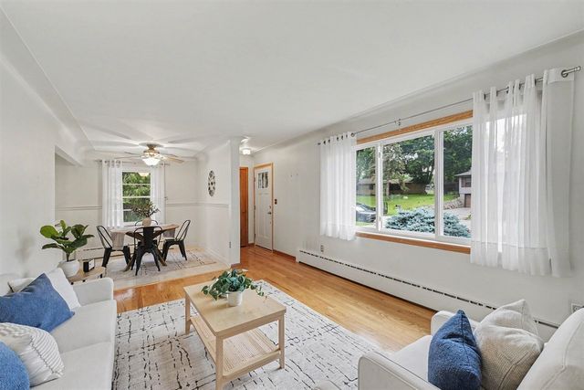 2162 Finsbury Lane, Grand Rapids, MI 49504