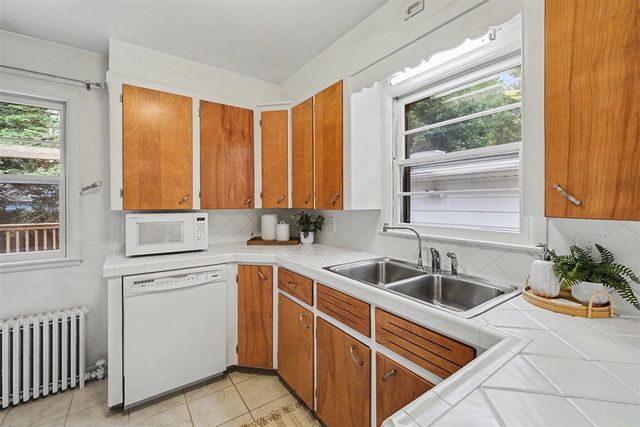 2162 Finsbury Lane, Grand Rapids, MI 49504