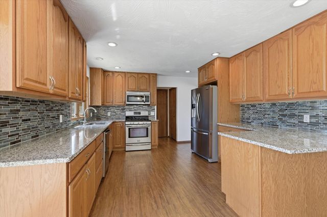 2754 Prairie Ridge Road, Ozark, MO 65721