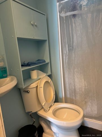 54 Agnes Street, Bridgeport, CT 06606