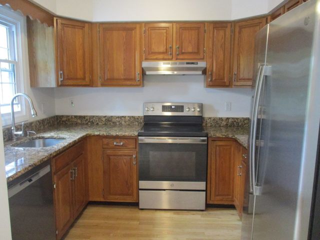 202 Heritage Ln 202, Auburn, MA 01501