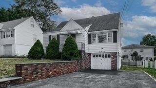 32 Highview Dr, Woodland Park, NJ 07424