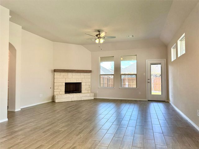 347 Freestall Drive, Midlothian, TX 76065