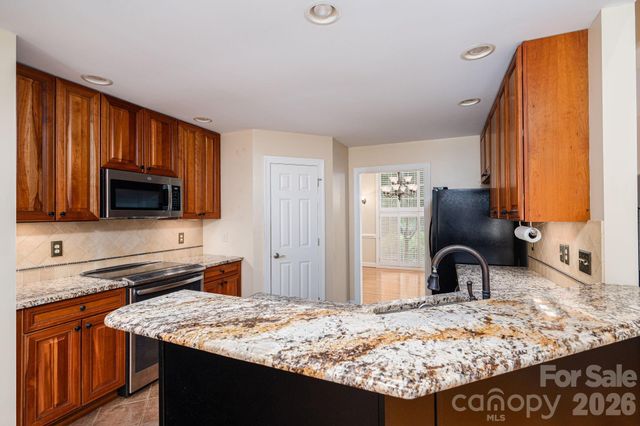116 28th Avenue NW, Hickory, NC 28601