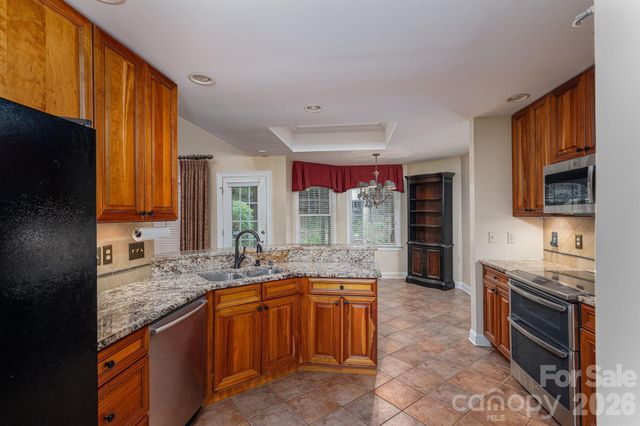 116 28th Avenue NW, Hickory, NC 28601