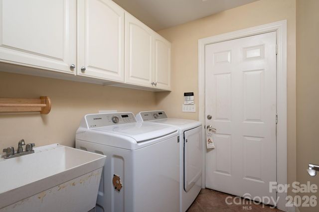 116 28th Avenue NW, Hickory, NC 28601